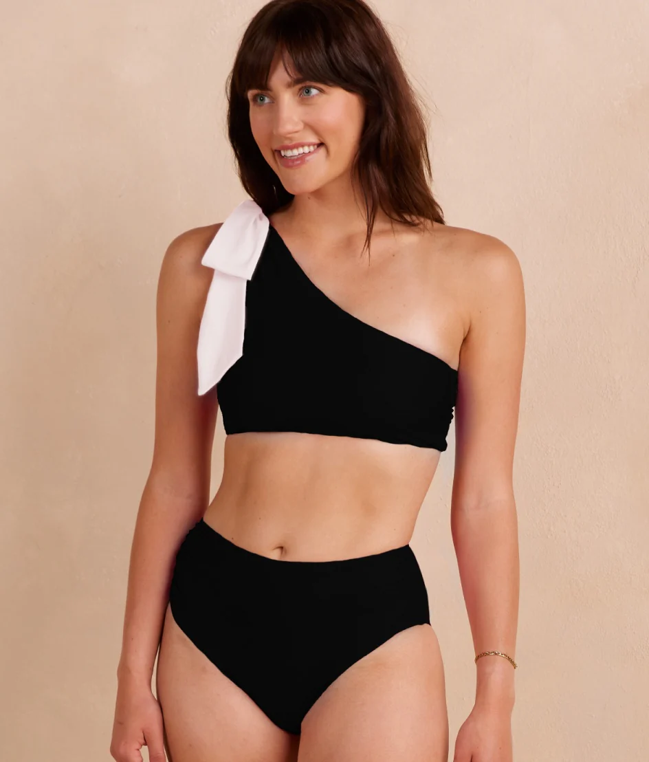 The Bow-Shoulder Ruched Sidestroke Bikini Top - Sea Urchin & White Sand