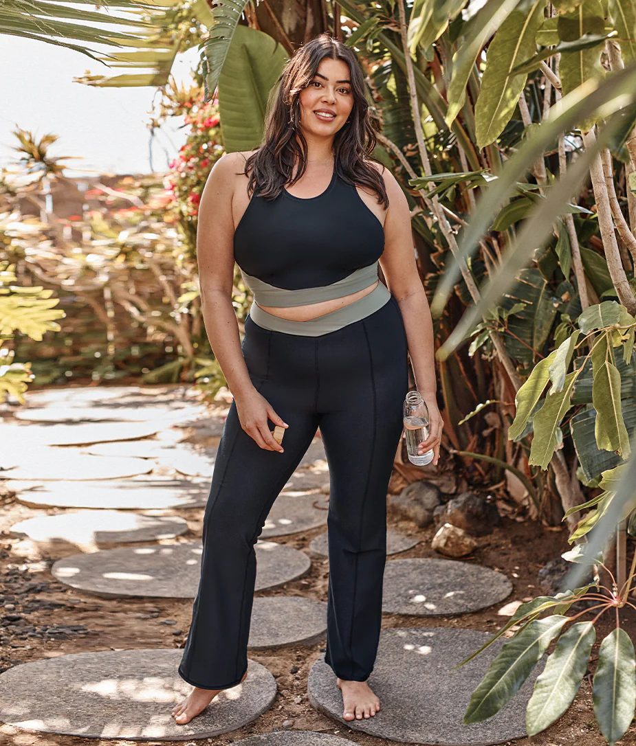 The Cross-Waist Straight-Leg Leggings - Main